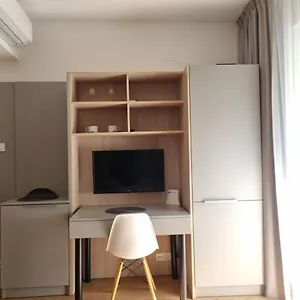 In Very Close To The Center, Free Underground Parking, Wifi, Air Conditioning, Balcony Warszawa